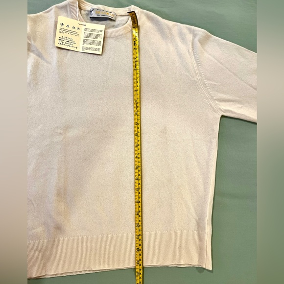NWT 100% Scottish Cashmere off white sweater. Lightweight. Cozy. Men/Women - Picture 9 of 12